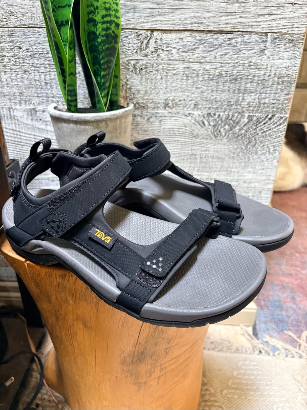 Teva | "Meacham" Sport Hiking Outdoor Sandals - M9 W10, Black/Gray